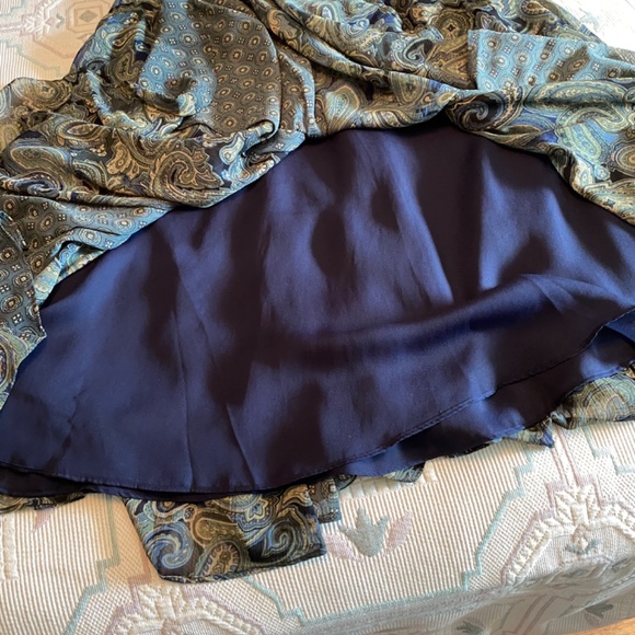 Skirt - Picture 2 of 7